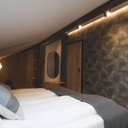 The Middle House Apartment Сату Маре Екстериор снимка