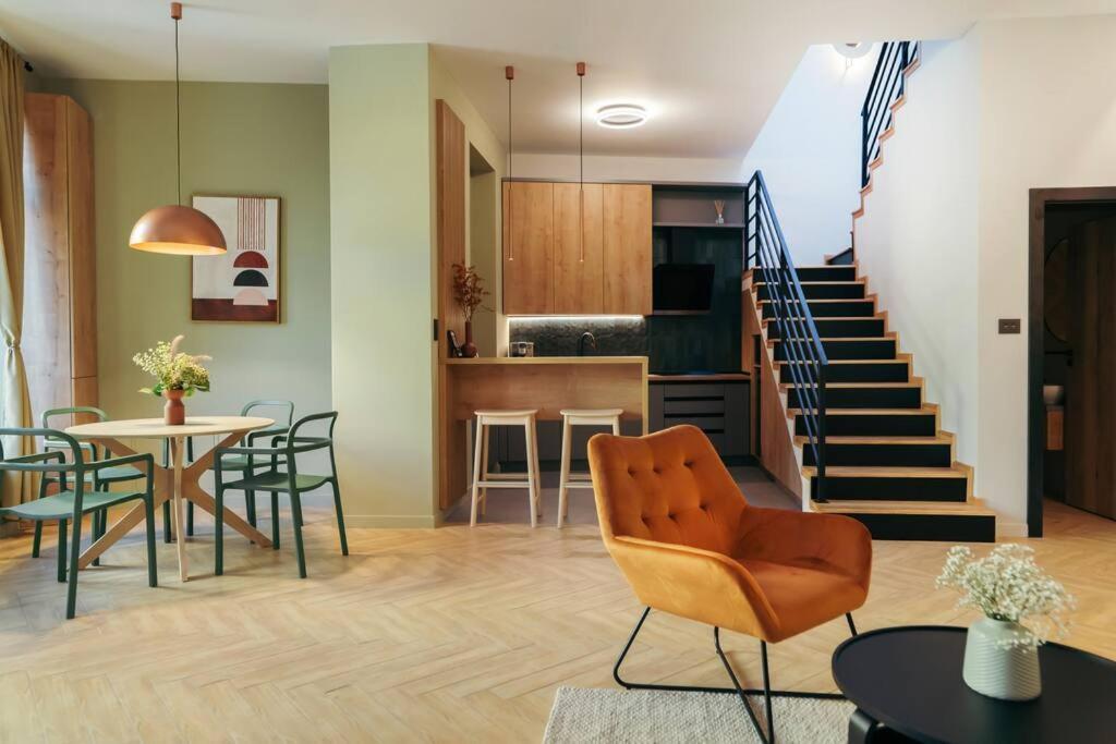 The Middle House Apartment Сату Маре Екстериор снимка
