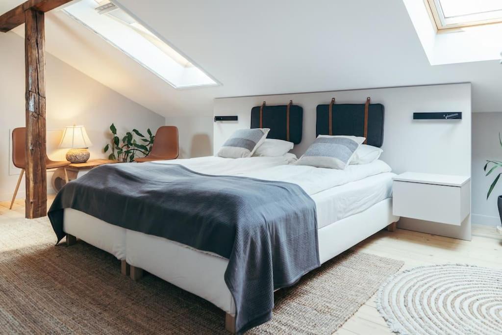 The Middle House Apartment Сату Маре Екстериор снимка